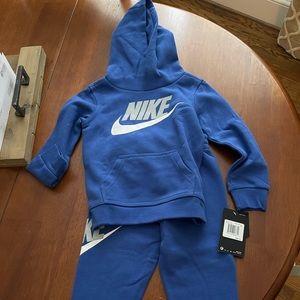 Nike BNWT 3T blue sweatsuit